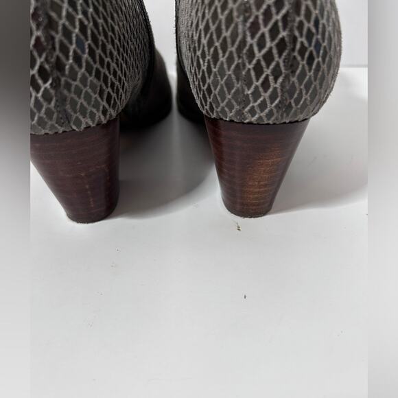 VIONIC Leather Booties Bromley Boots Zipper Ankle Taupe Gray Size 7 - Picture 4 of 15